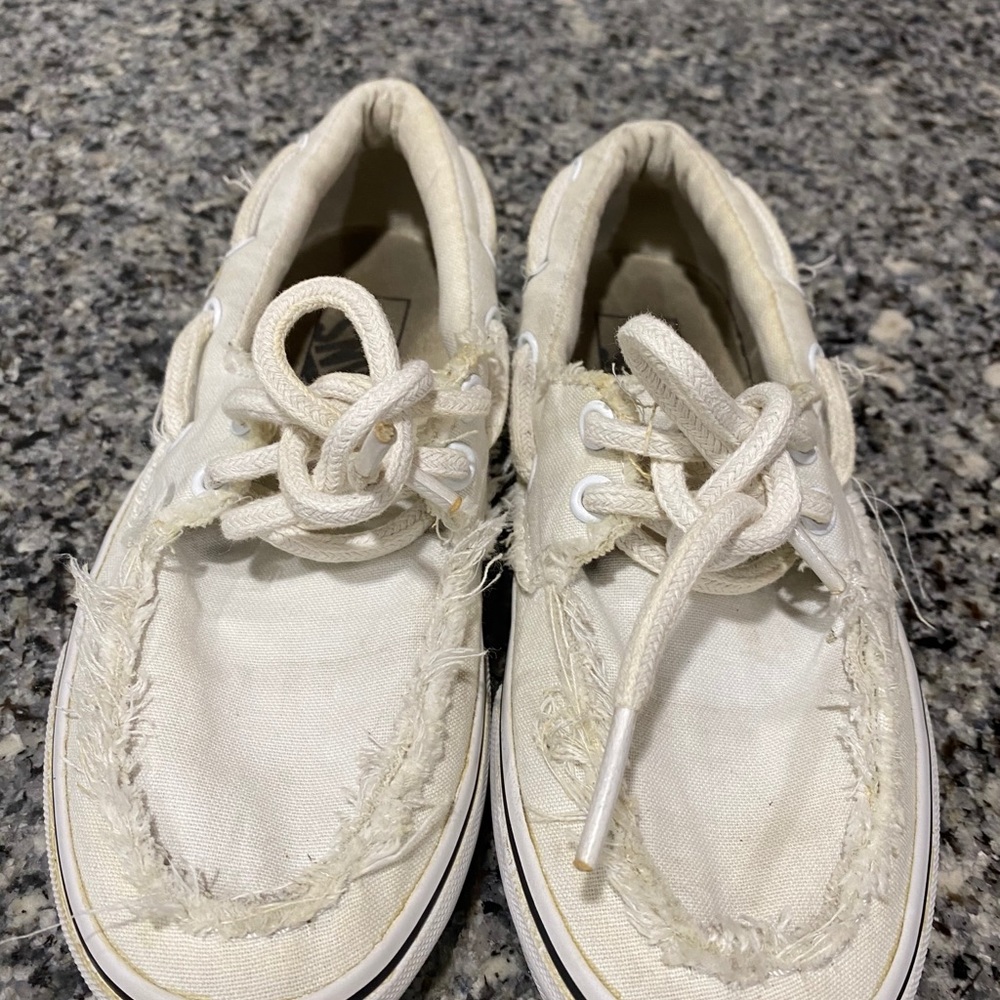 White vans - Picture 2 of 8